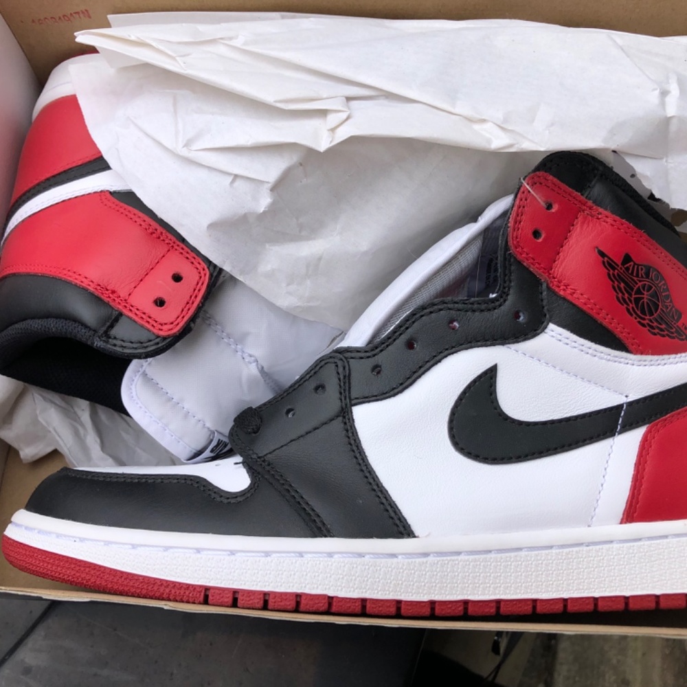 Air Jordan 1 Retro High OG - Picture 5 of 14